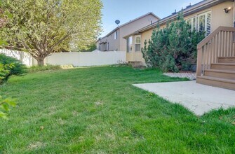 Building Photo - 13141 S Woods Park Dr