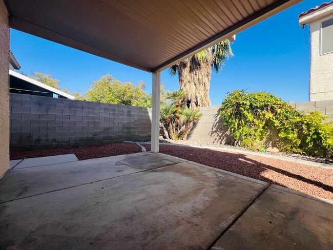 Building Photo - REMODELED, SPACIOUS, 4 BEDROOM HOME WITH VAULTED CEILINGS AND LOFT