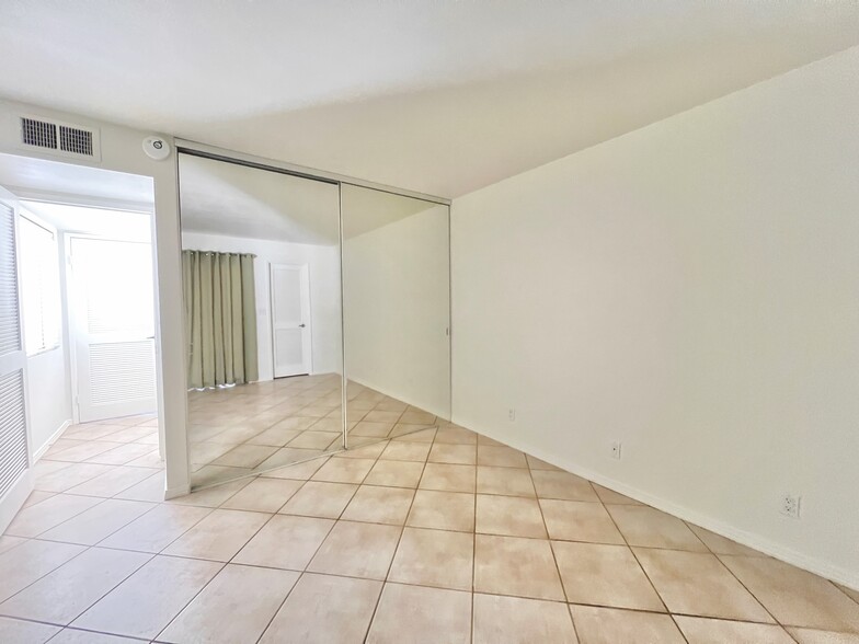 Building Photo - 64275 Spyglass Ave
