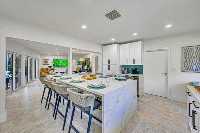 Building Photo - 1700 Marietta Dr