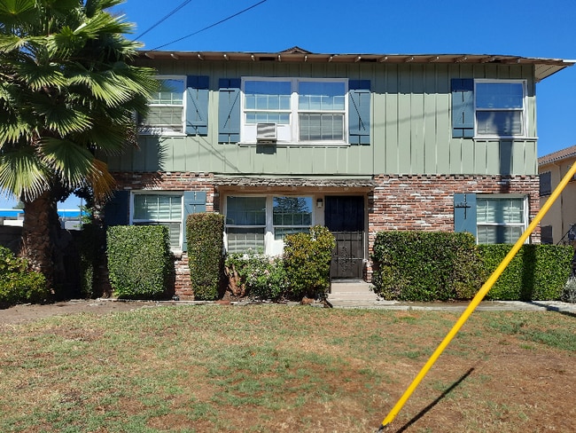 Building Photo - 4740 Vantage Ave