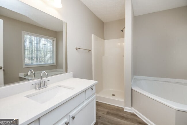 Building Photo - 2740 Owens Dr