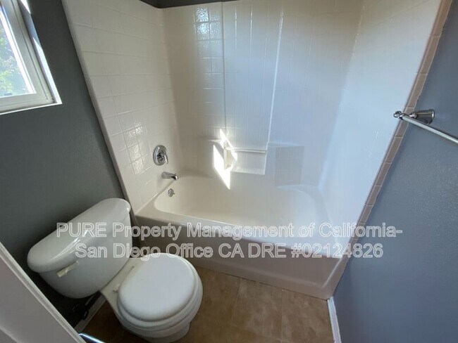 Building Photo - 1553 Hunters Glen Ave