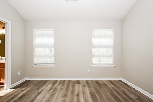 Building Photo - 896 Madison Ct