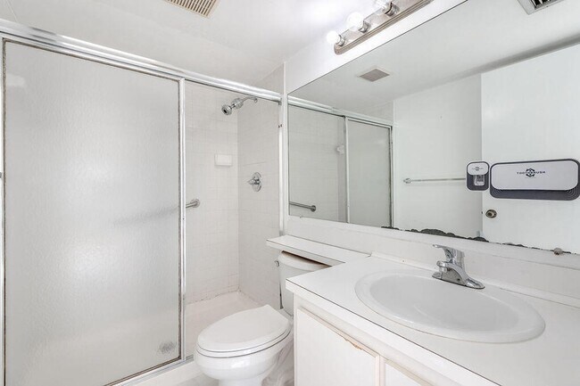 Building Photo - 3612 Alder Dr