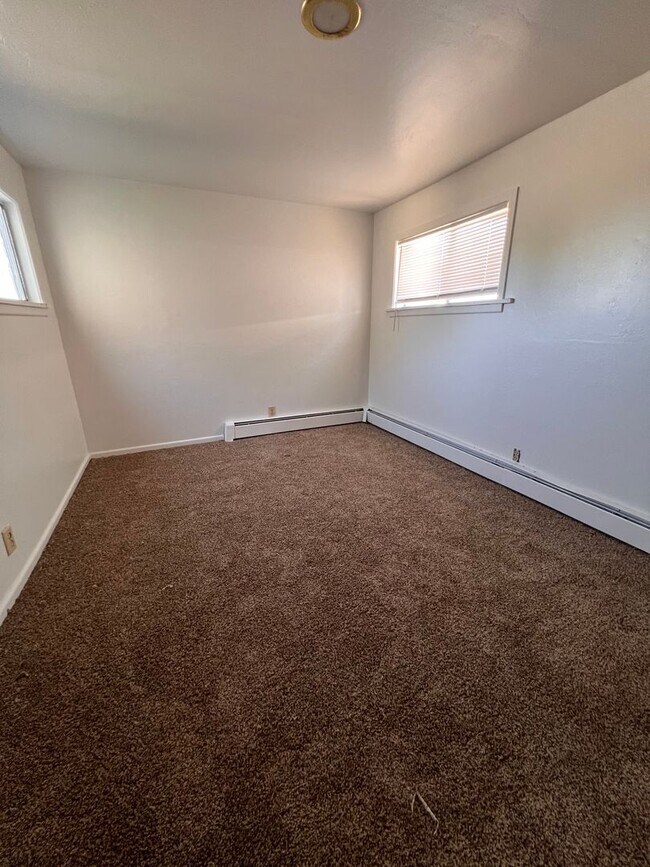 Building Photo - 2 Bed/1 Bath Home in Fallon