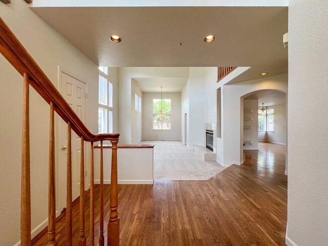 Building Photo - 2172 Camenson St