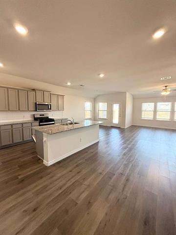 Building Photo - 804 Marigold St