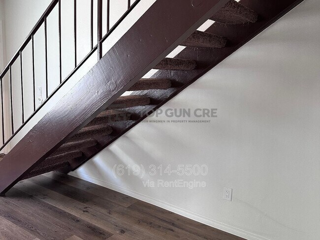 Building Photo - 1182 Holly Ave