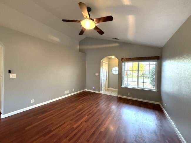 Building Photo - 52 Artesia Dr