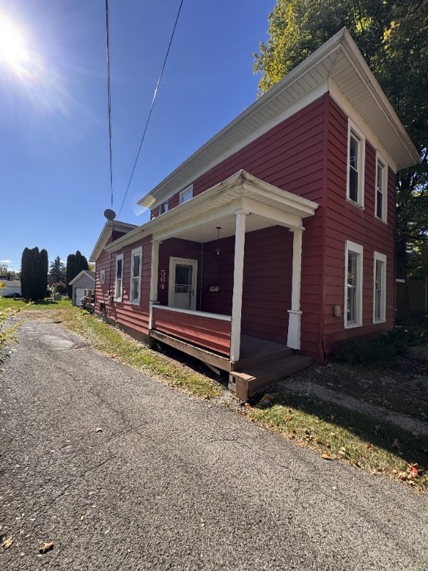 Primary Photo - 564 Eastern Ave