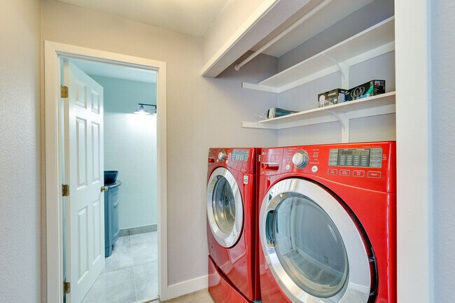 Building Photo - 801 Kalpati Cir