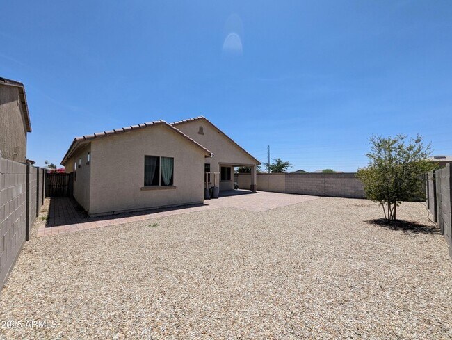 Building Photo - 6952 W Golden Ln