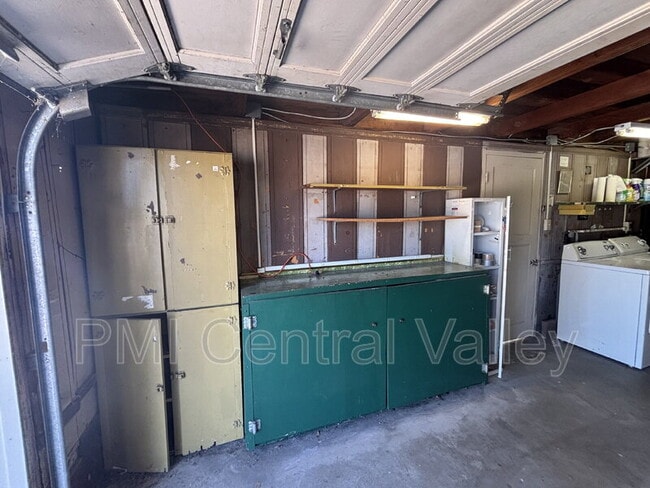 Building Photo - 944 Bridgewood Way