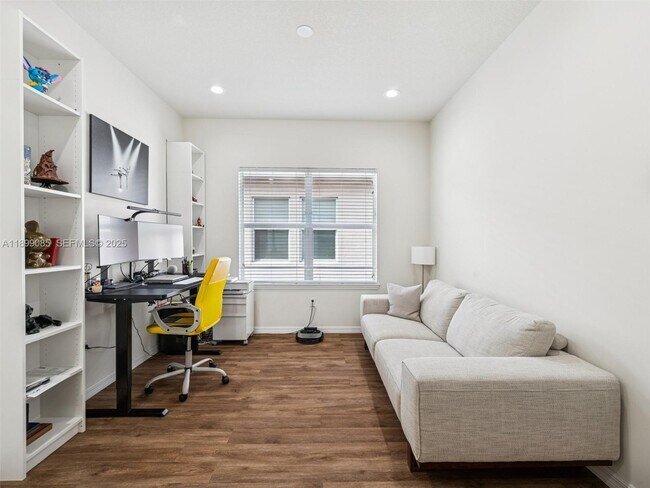 Building Photo - 4325 Large Leaf Ln