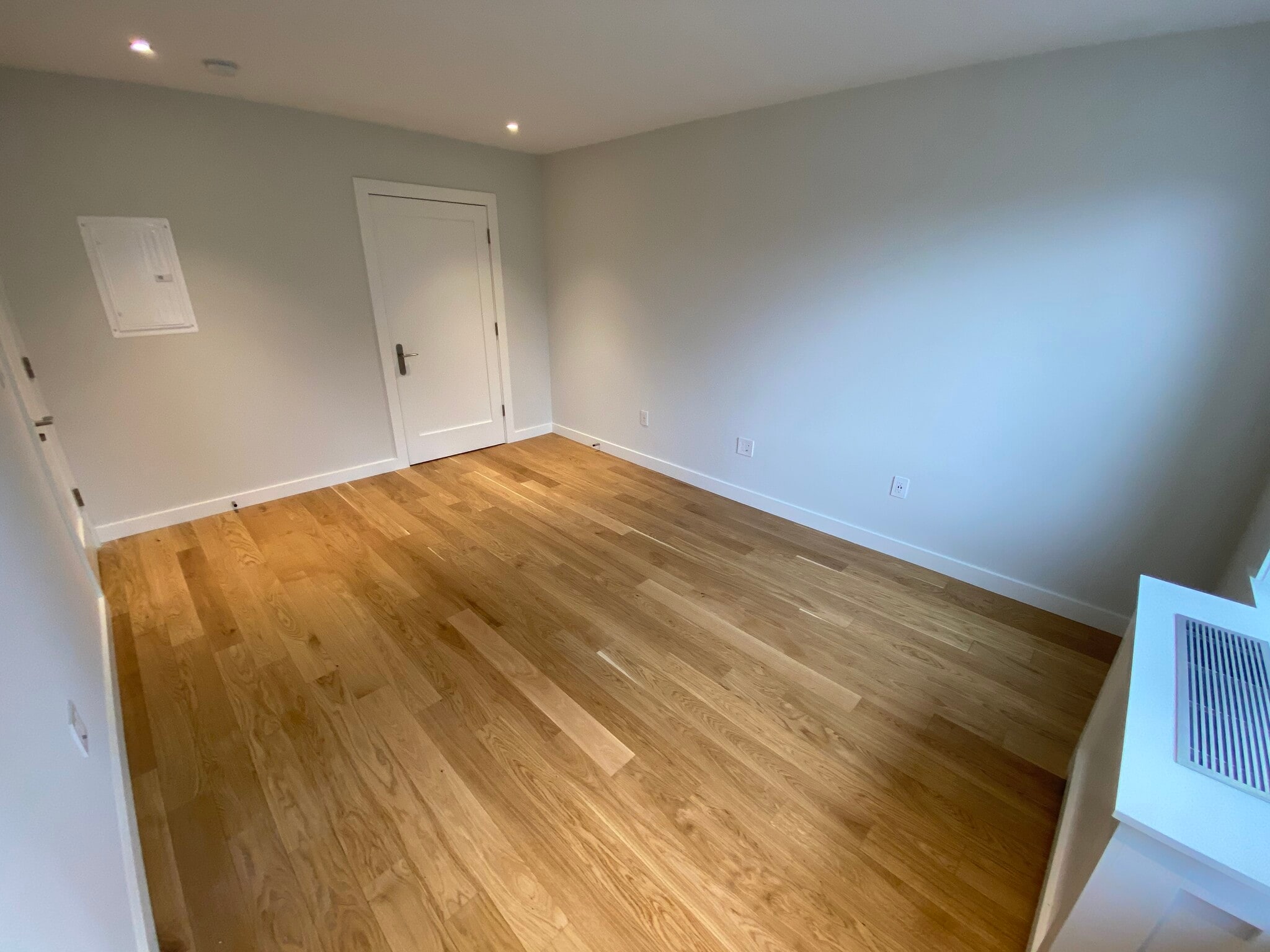 Building Photo - 36 Madison St