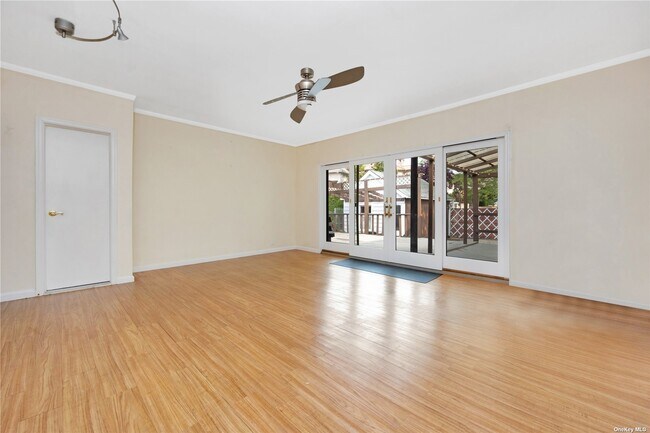 Building Photo - 20 Point Crescent