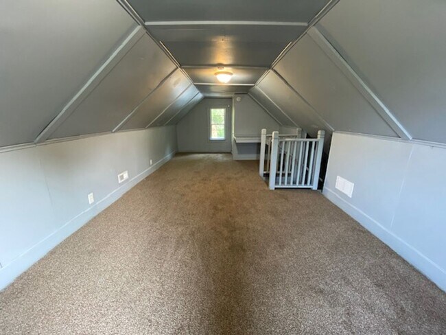 Building Photo - Roomy Goodyear Heights 5-Bed with Finished Attic, Fenced Yard & Garage — Fresh, Bright, Ready for...