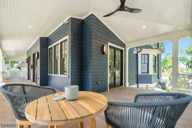 Building Photo - 84 Watchung Ave