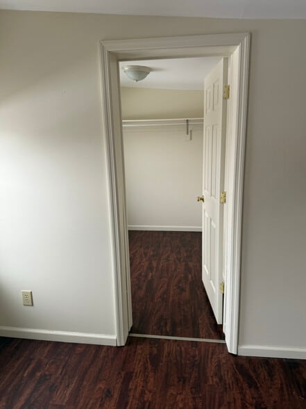 Building Photo - 2509 2nd Ave