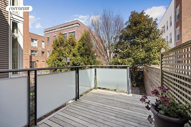 Building Photo - 57 Middagh St