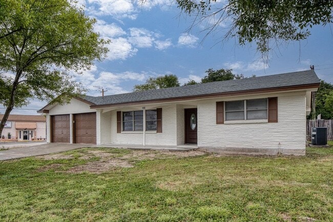 Building Photo - 100 Crestline Dr