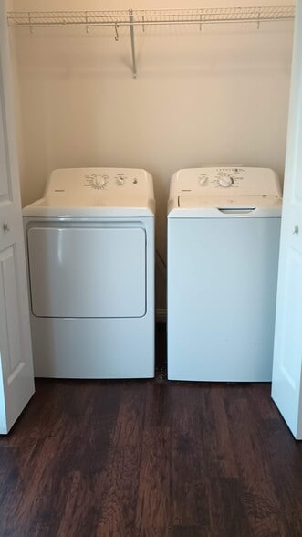 Building Photo - 1756 W Countryside Ln