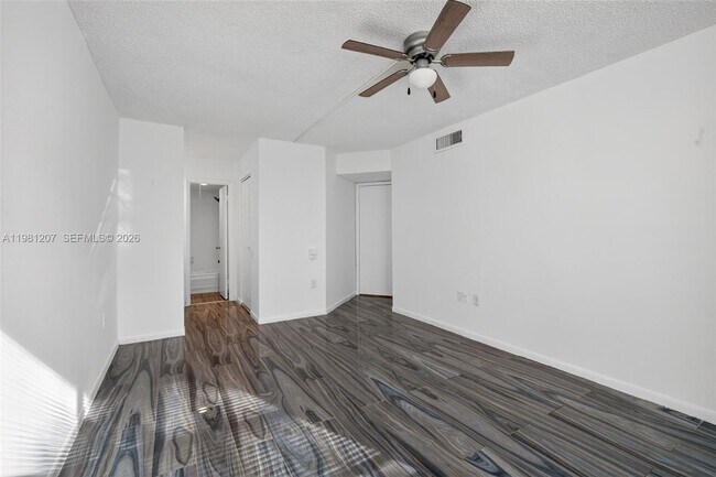 Building Photo - 9091 Lime Bay Blvd