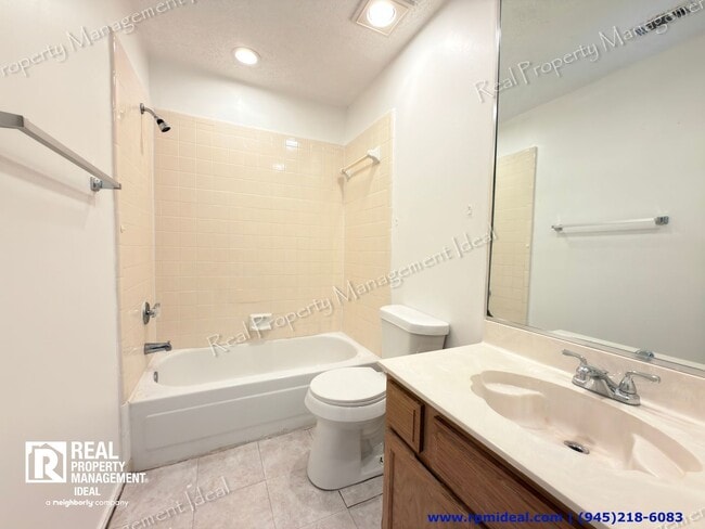 Building Photo - 1801 Quail Run Dr