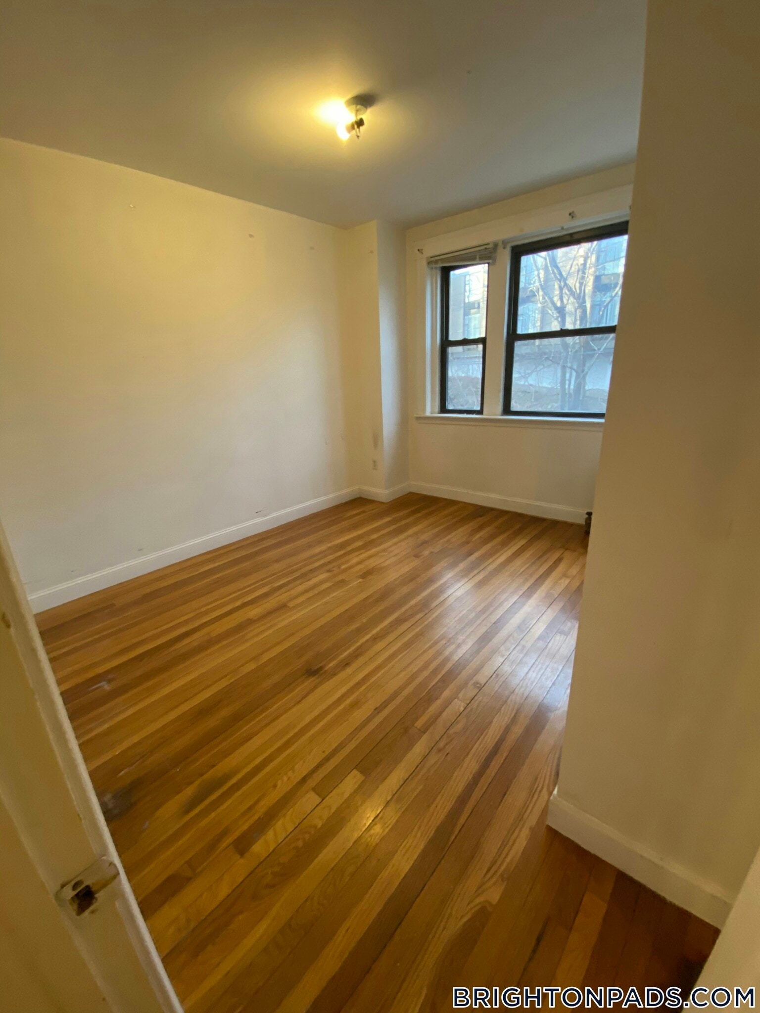 Building Photo - 23 Egremont Rd