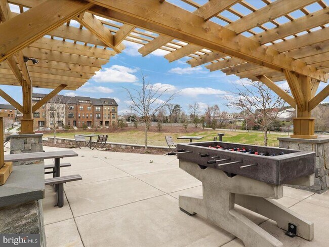 Building Photo - 12293 Sessile Commons