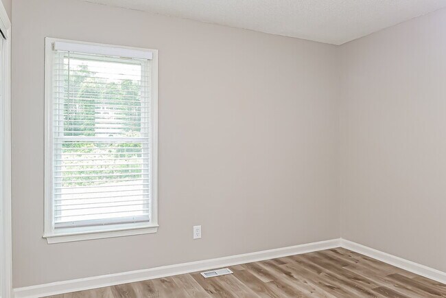 Building Photo - 2332 Quartz Ct