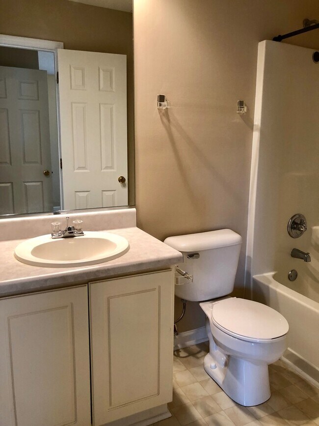 Building Photo - GARDEN HOME IN FOXCROFT COMMUNITY OFF POLO...
