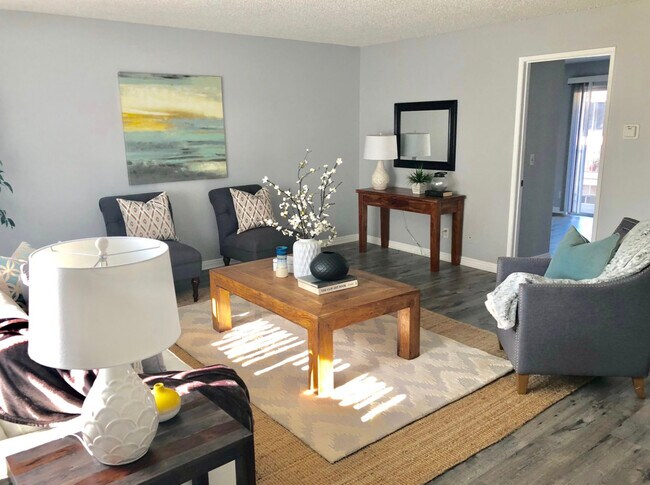 Building Photo - 2166 Chestnut Ave