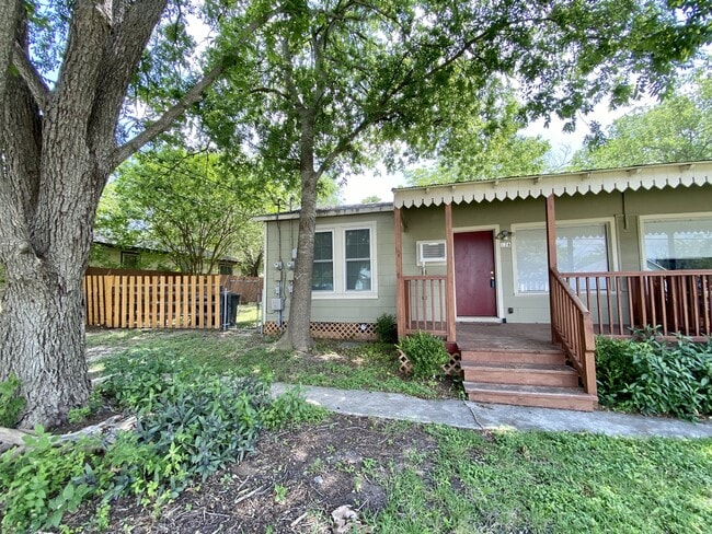 Building Photo - 126 S Krueger Ave