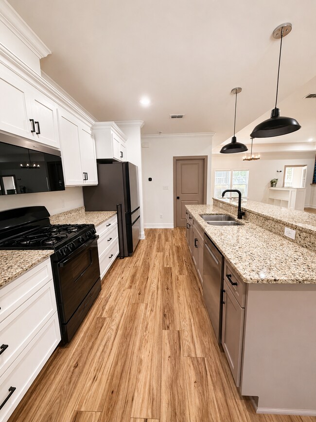 Building Photo - 212 Nandina Way