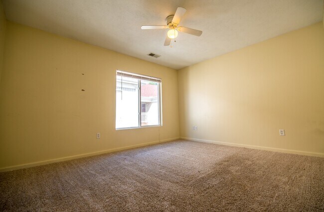 Building Photo - 4 bedroom, 4 bath unit overlooking the Mon River - Available 08/05/2026