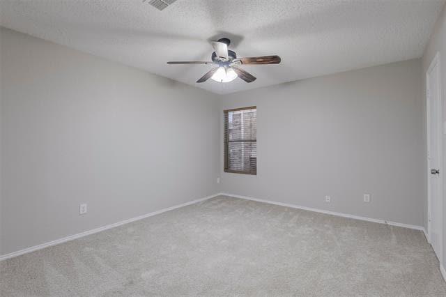Building Photo - 5525 Ventura St