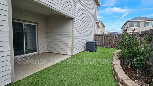 Building Photo - 1205 Niemann St