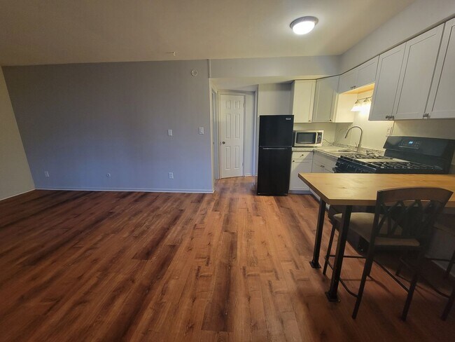 Building Photo - 5710 Potter St