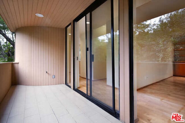 Building Photo - 10045 Reevesbury Dr