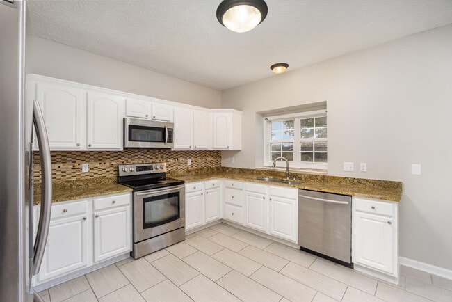 Building Photo - 533 Millpond Rd