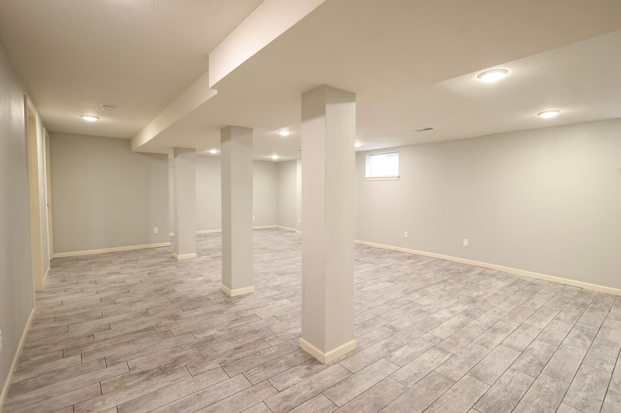 Building Photo - 1351 E Cherry St