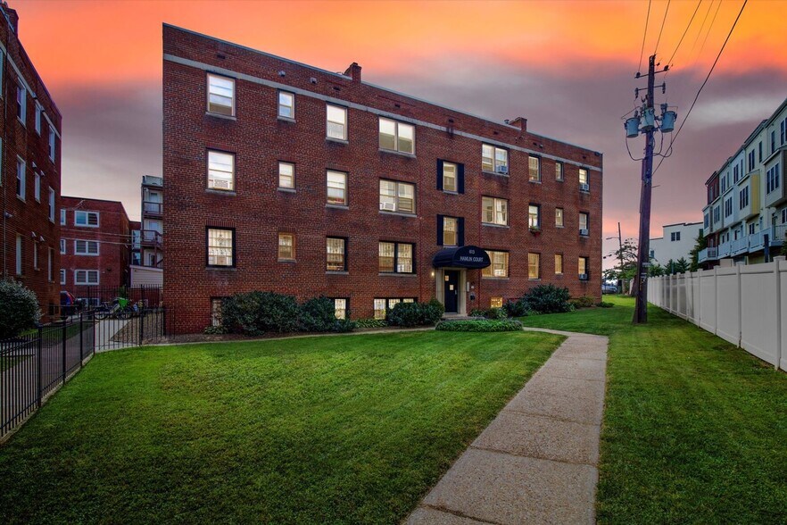 Building Photo - 613 Hamlin St NE