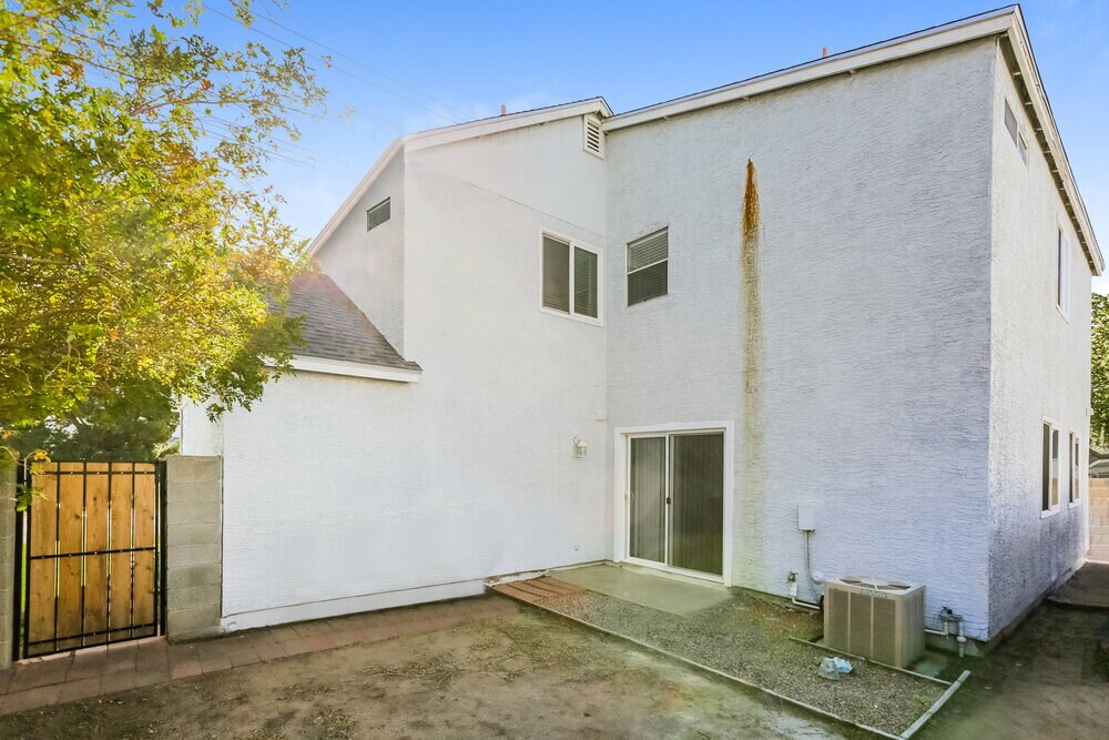 Building Photo - 441 S Maple