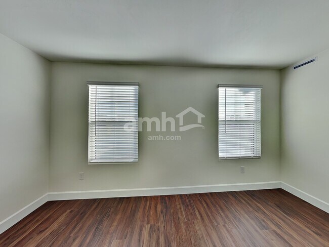 Building Photo - 7495 S Via Bombachas