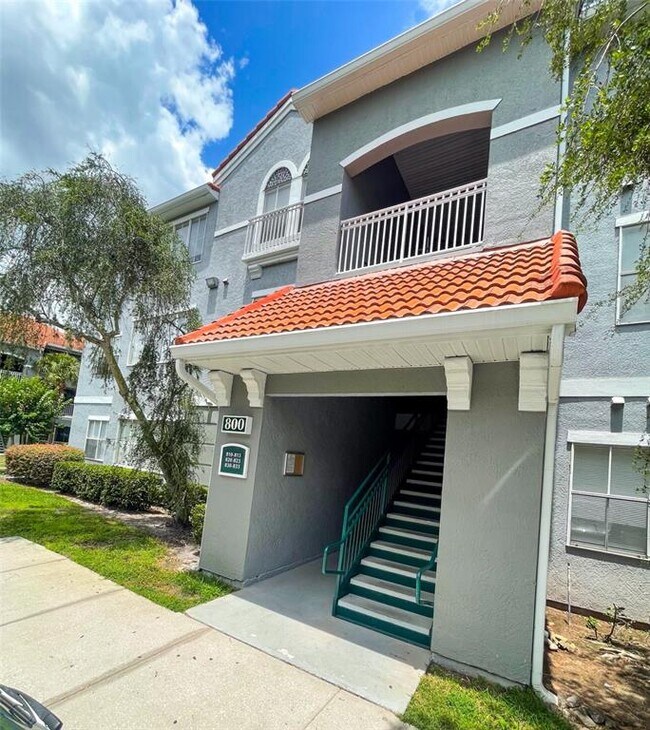 Primary Photo - 18001 Richmond Pl Dr