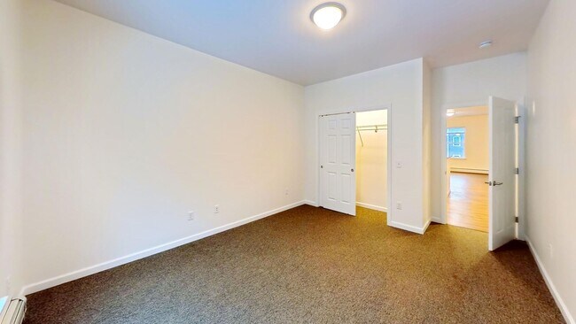 Building Photo - 2 bed, 1 bath townhouse style apartment with washer & dryer provided (45 Griffin Ln #201)