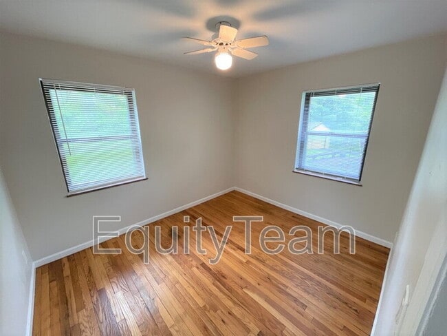Building Photo - 2854 Allview Cir