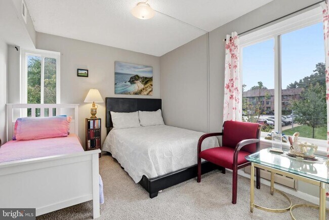 Building Photo - 15300 Beaverbrook Ct